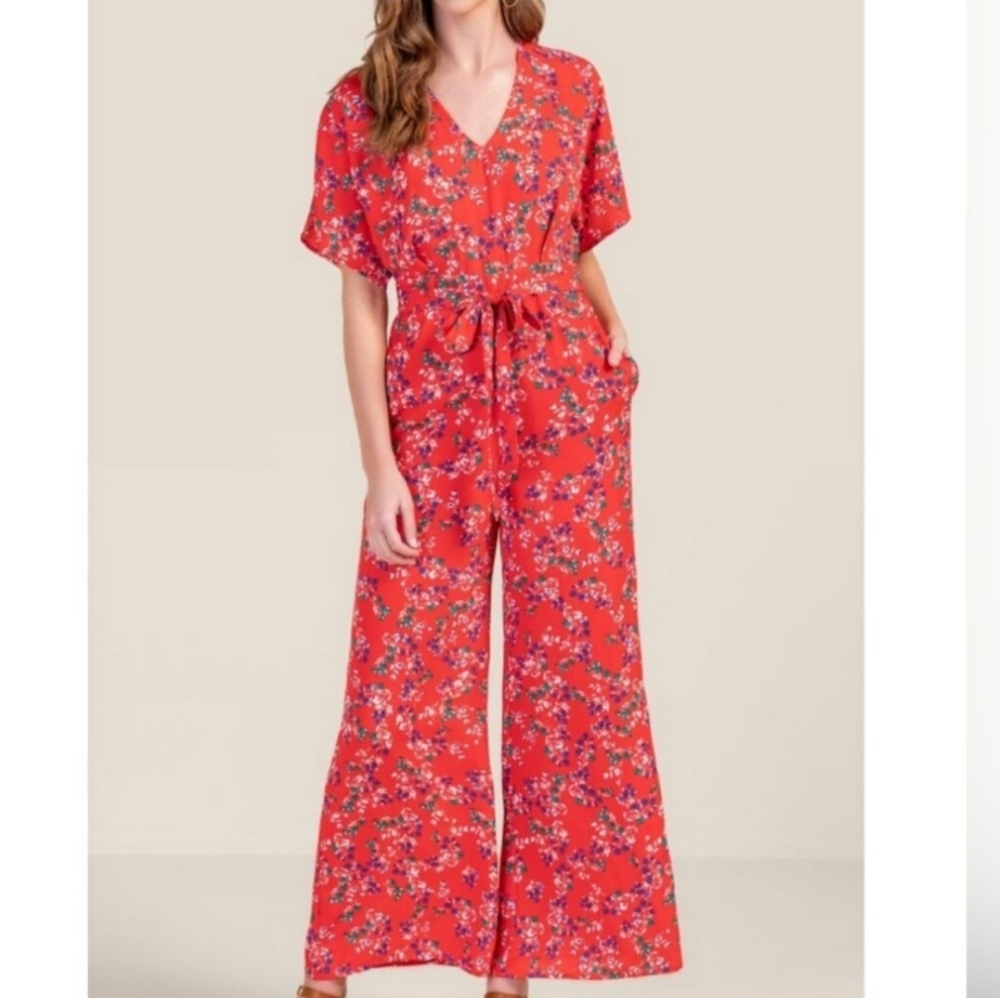 Francesca's Mi Ami Pilar Floral Wide Leg Jumpsuit Size Large Color Red Floral